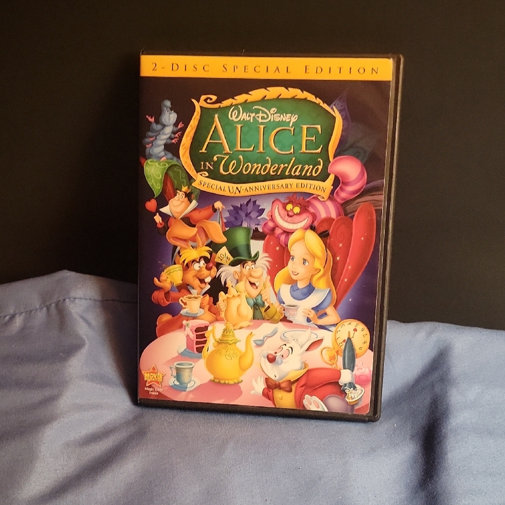 Disney Alice in Wonderland Special Edition DVD - Colorful Cover